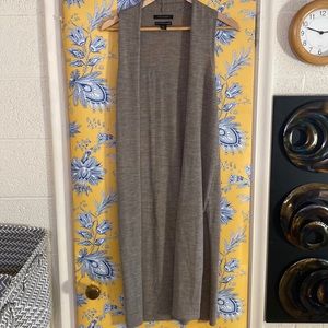 EUC TAHARI XS 100% extra fine merino wool sleeveless duster  in khaki colors